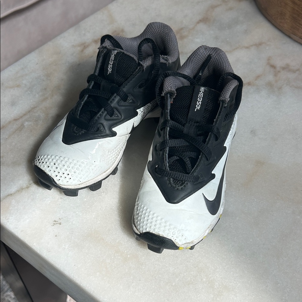Nike Kids soccer cleats size 11